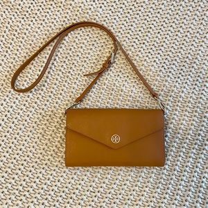 Tory Burch Expandable Concierge Clutch